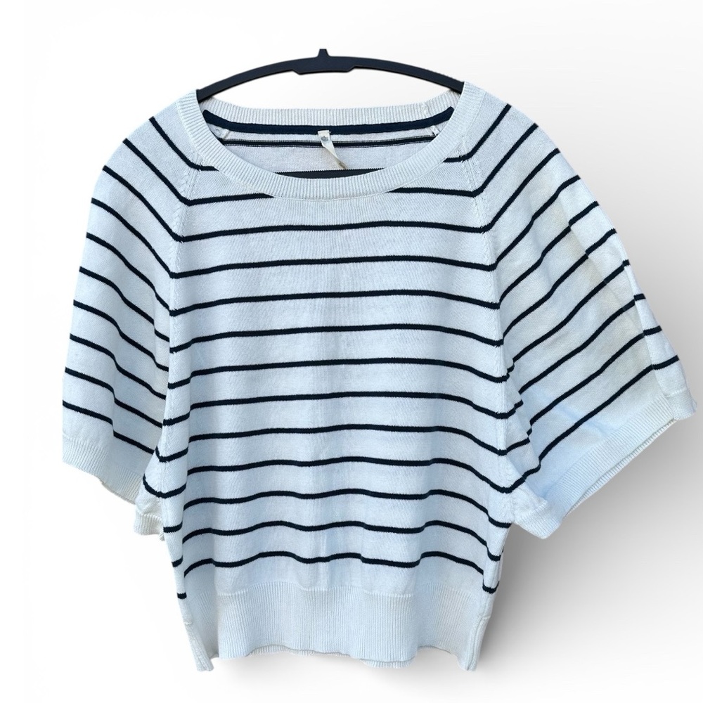 Teeberry & Weave Preppy Nautical Striped Crop Style Sweater 
Size S/M
